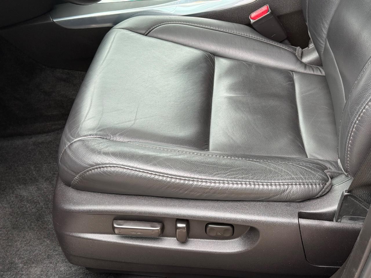 Acura MDX Vehicle Image 23