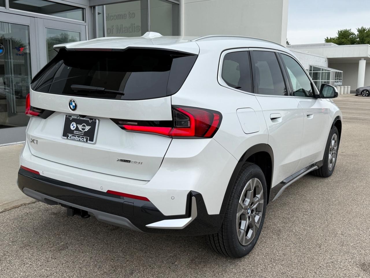 BMW X1 Vehicle Image 03