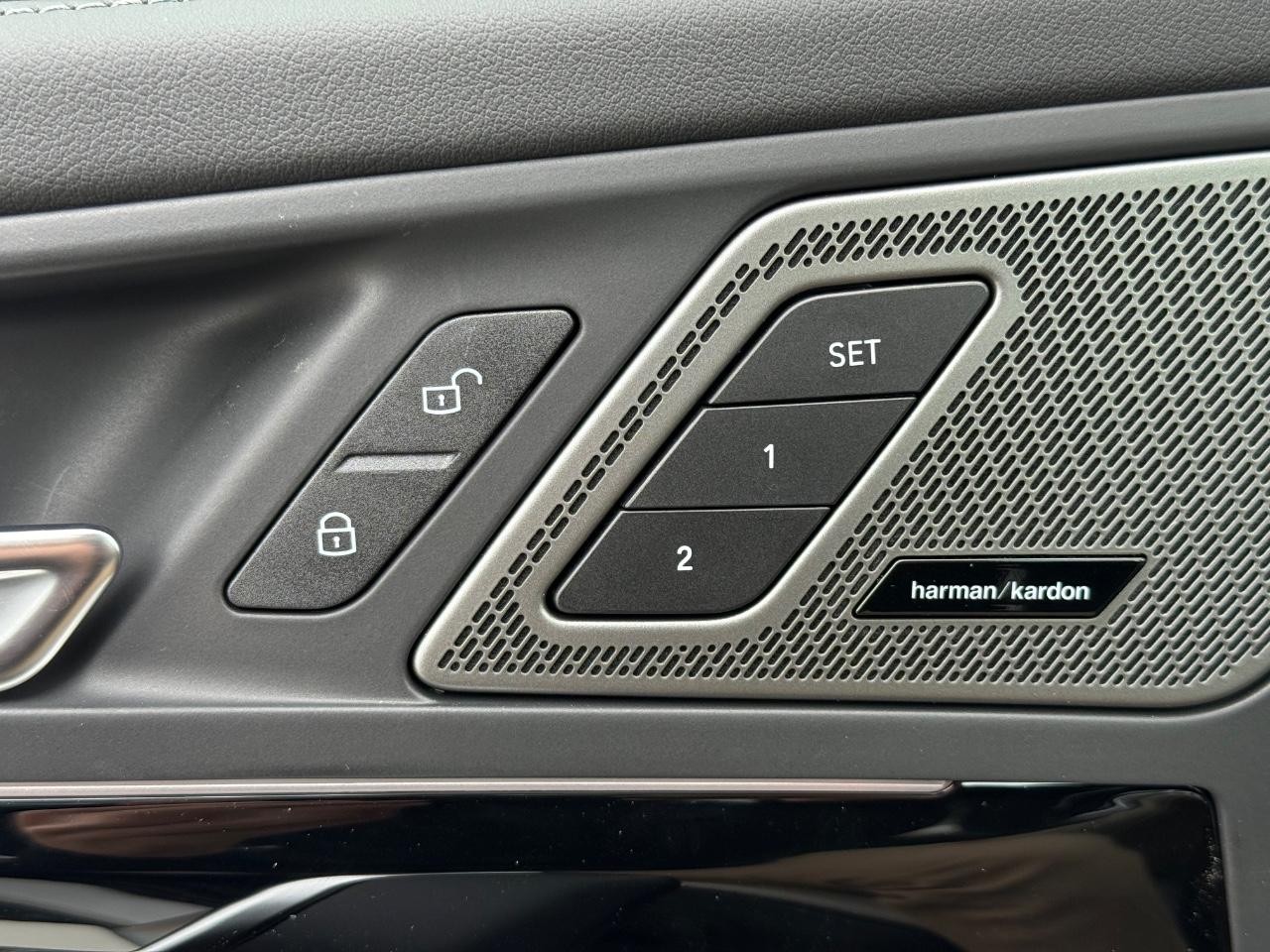BMW X1 Vehicle Image 11