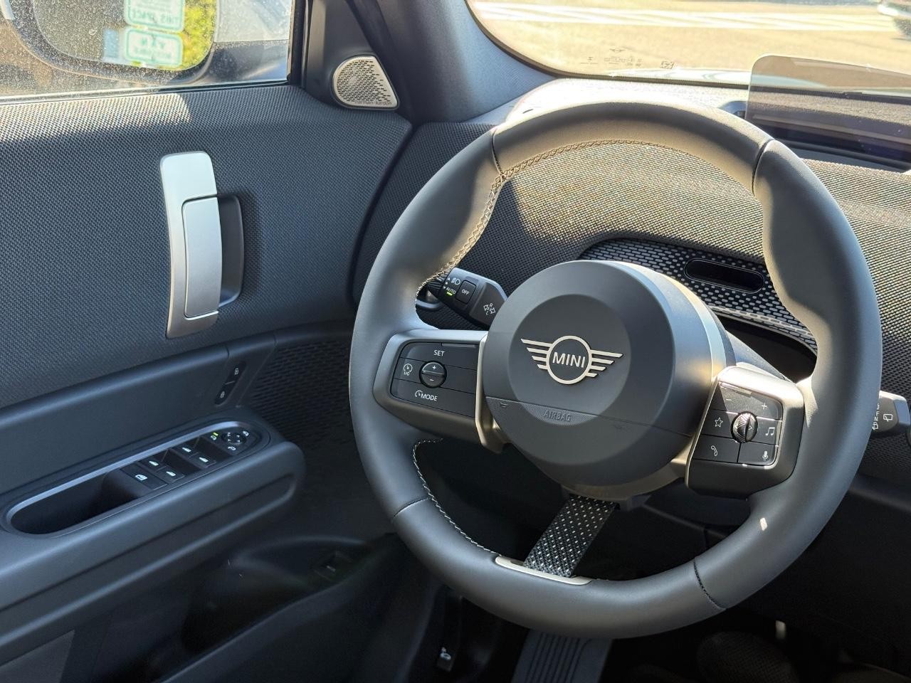 MINI Countryman Vehicle Image 09