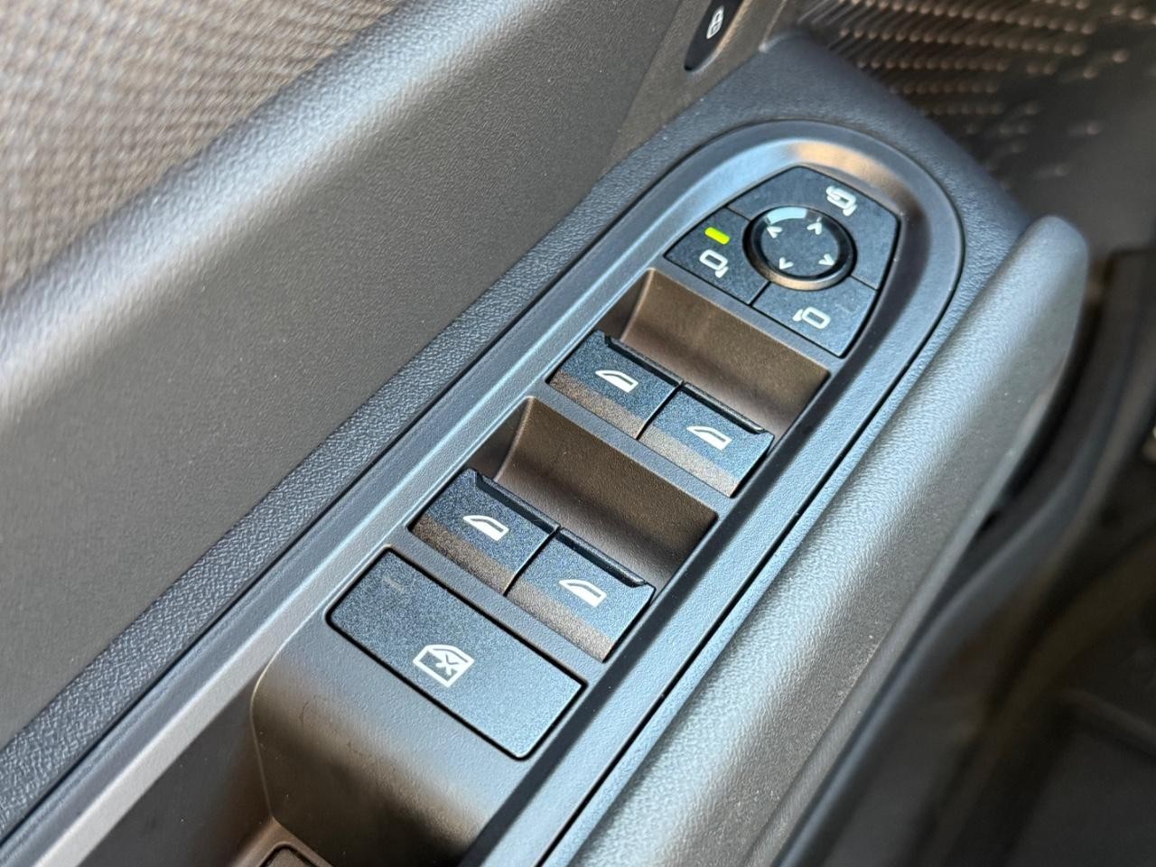 MINI Countryman Vehicle Image 16