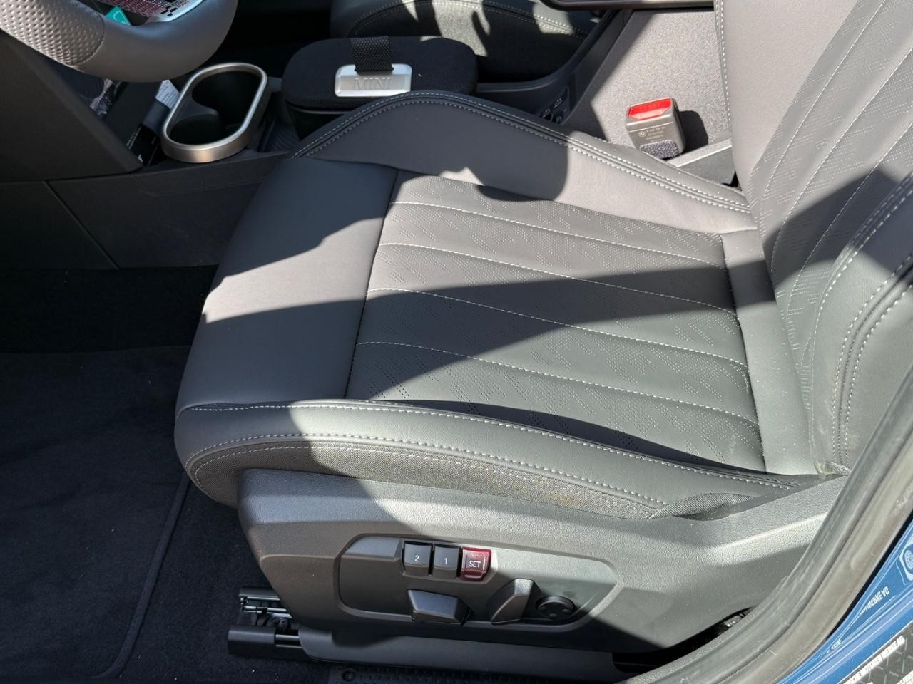 MINI Hardtop 4 Door Vehicle Image 16