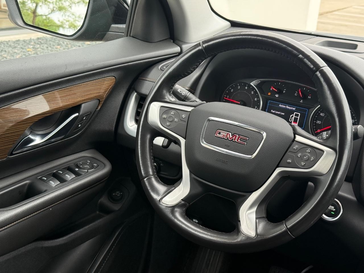 GMC Terrain Vehicle Image 13