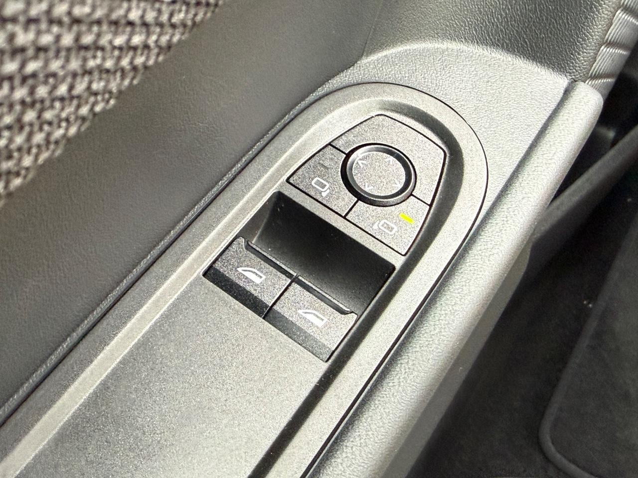 MINI Hardtop 2 Door Vehicle Image 15