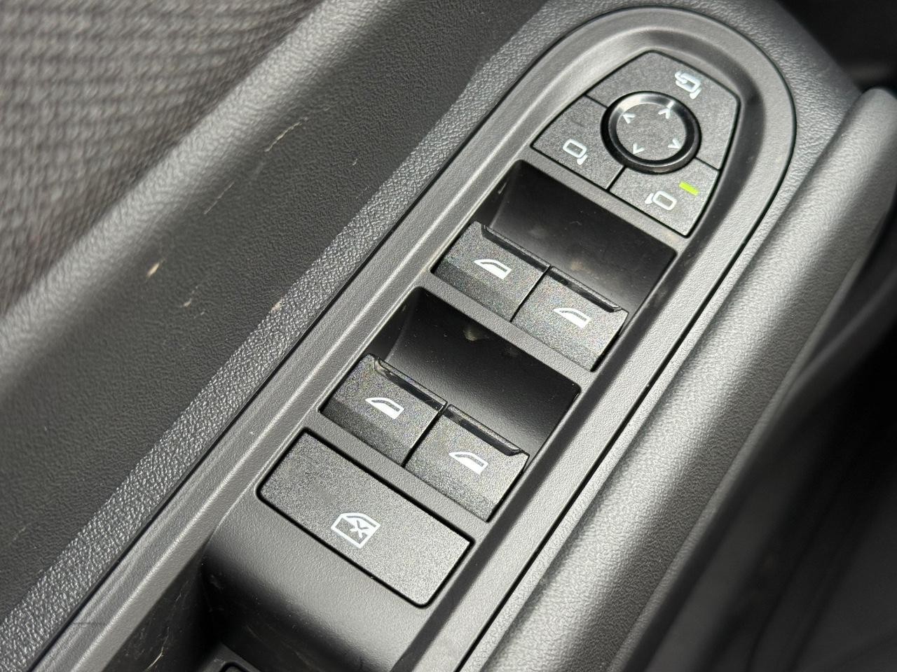 MINI Countryman Vehicle Image 16