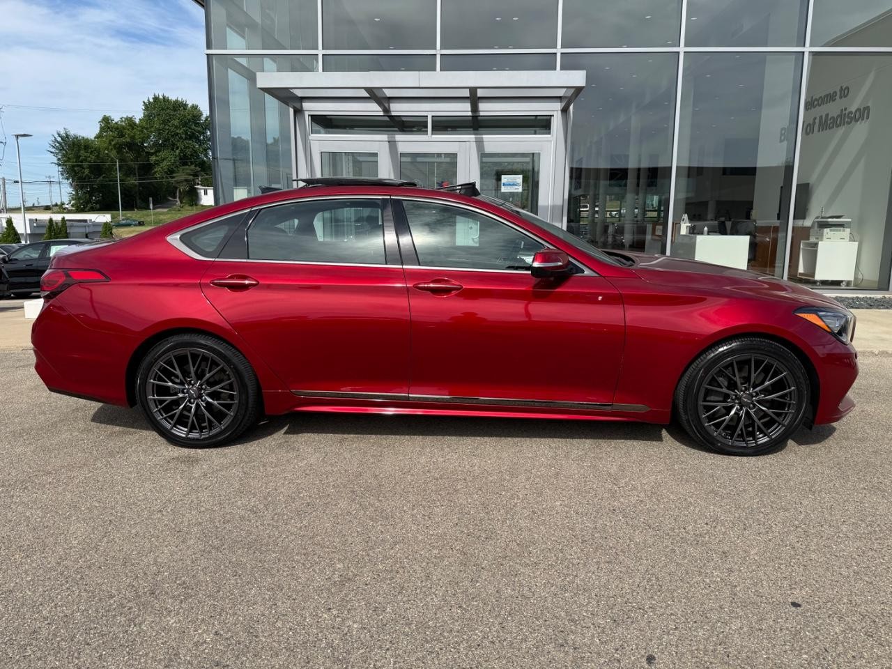 Genesis G80 Vehicle Image 02