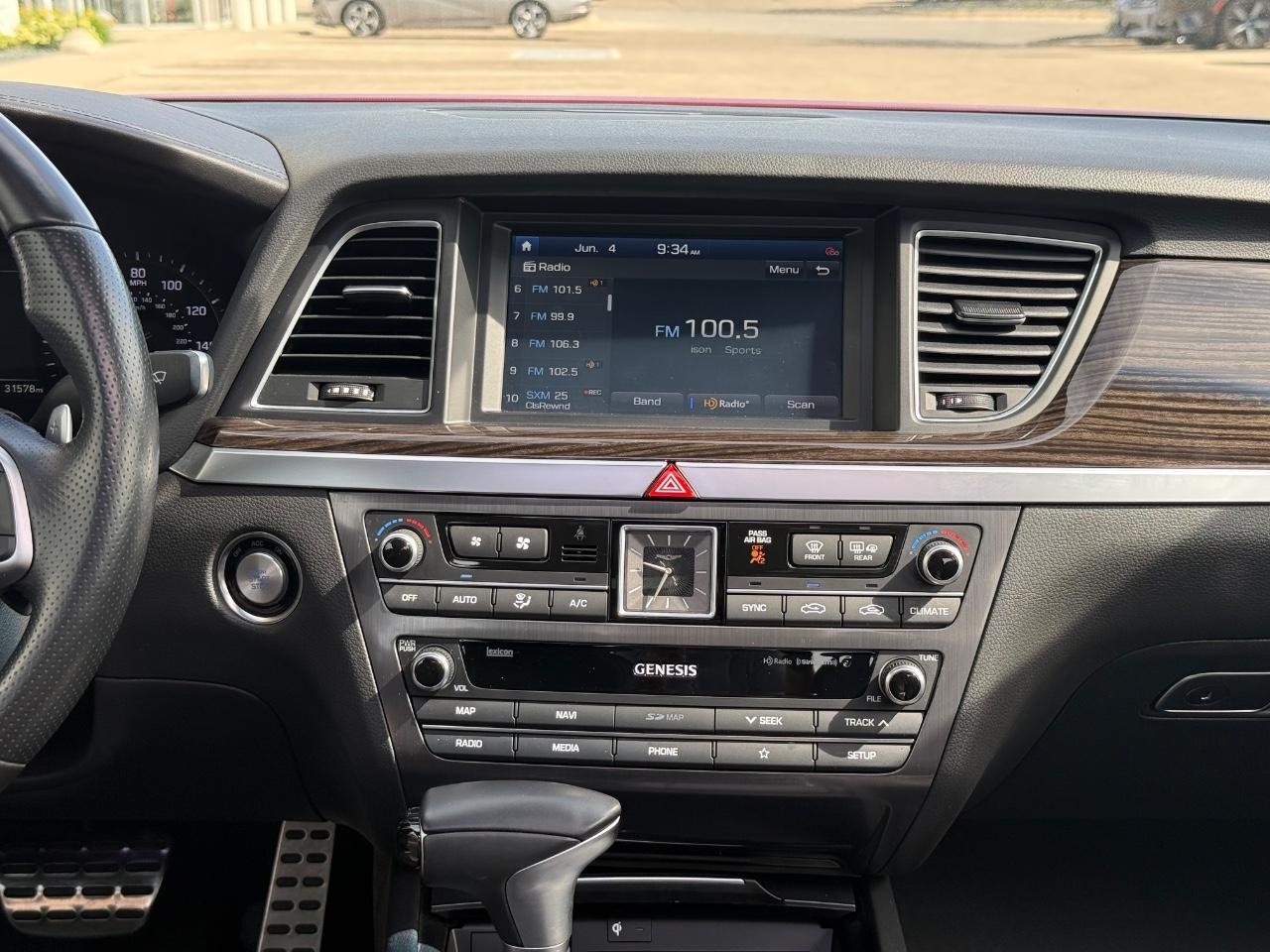 Genesis G80 Vehicle Image 12