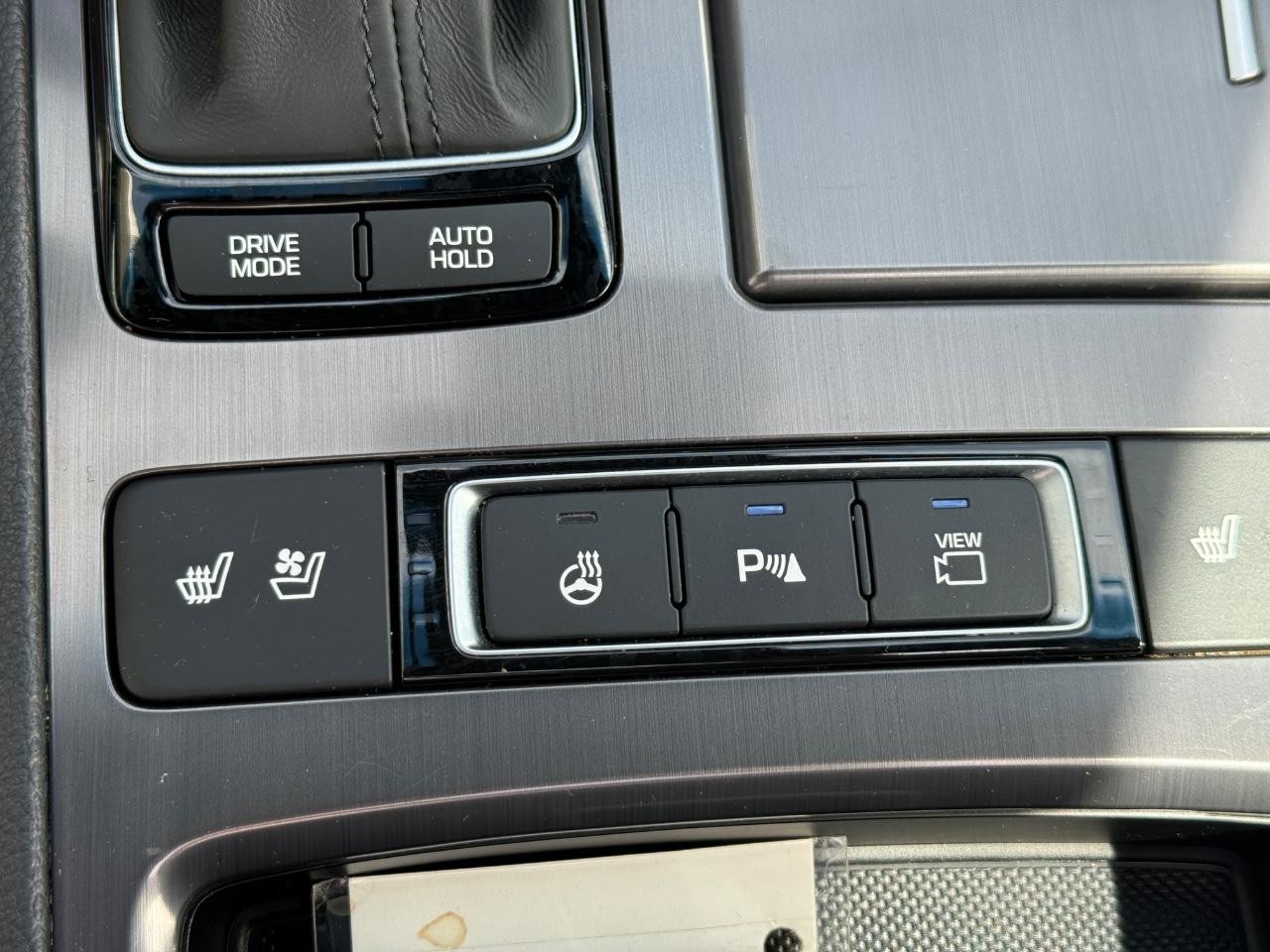 Genesis G80 Vehicle Image 23