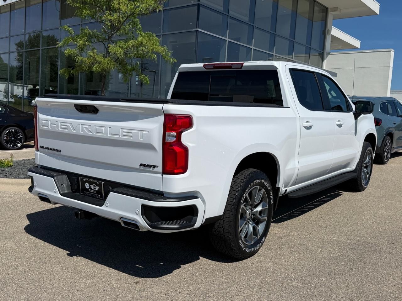 Chevrolet Silverado 1500 Vehicle Image 03
