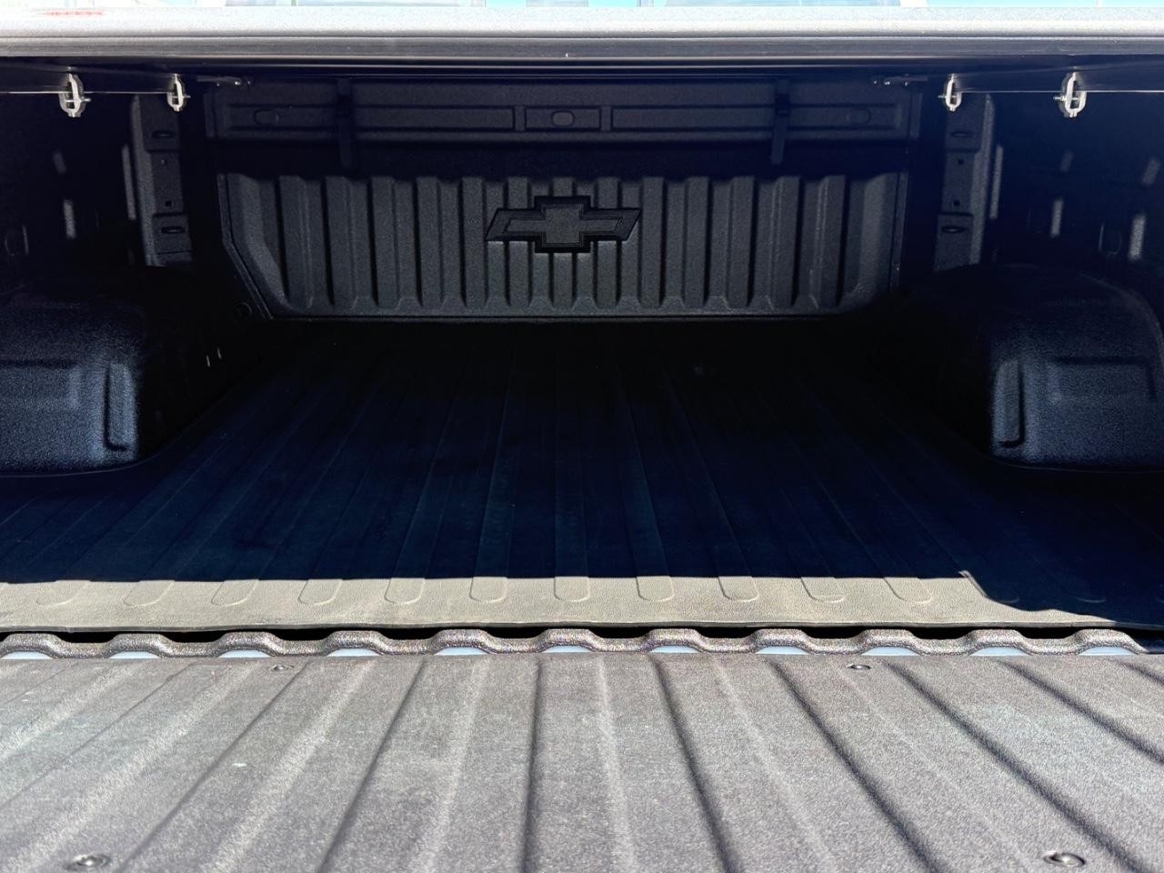 Chevrolet Silverado 1500 Vehicle Image 05