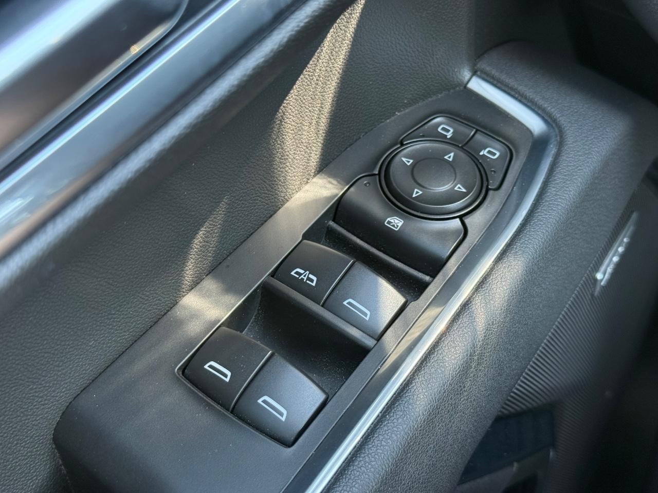 Chevrolet Silverado 1500 Vehicle Image 21