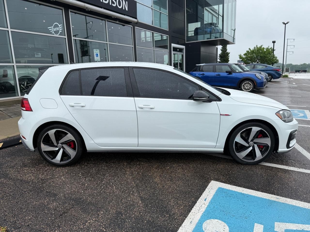 Volkswagen Golf GTI Vehicle Image 02