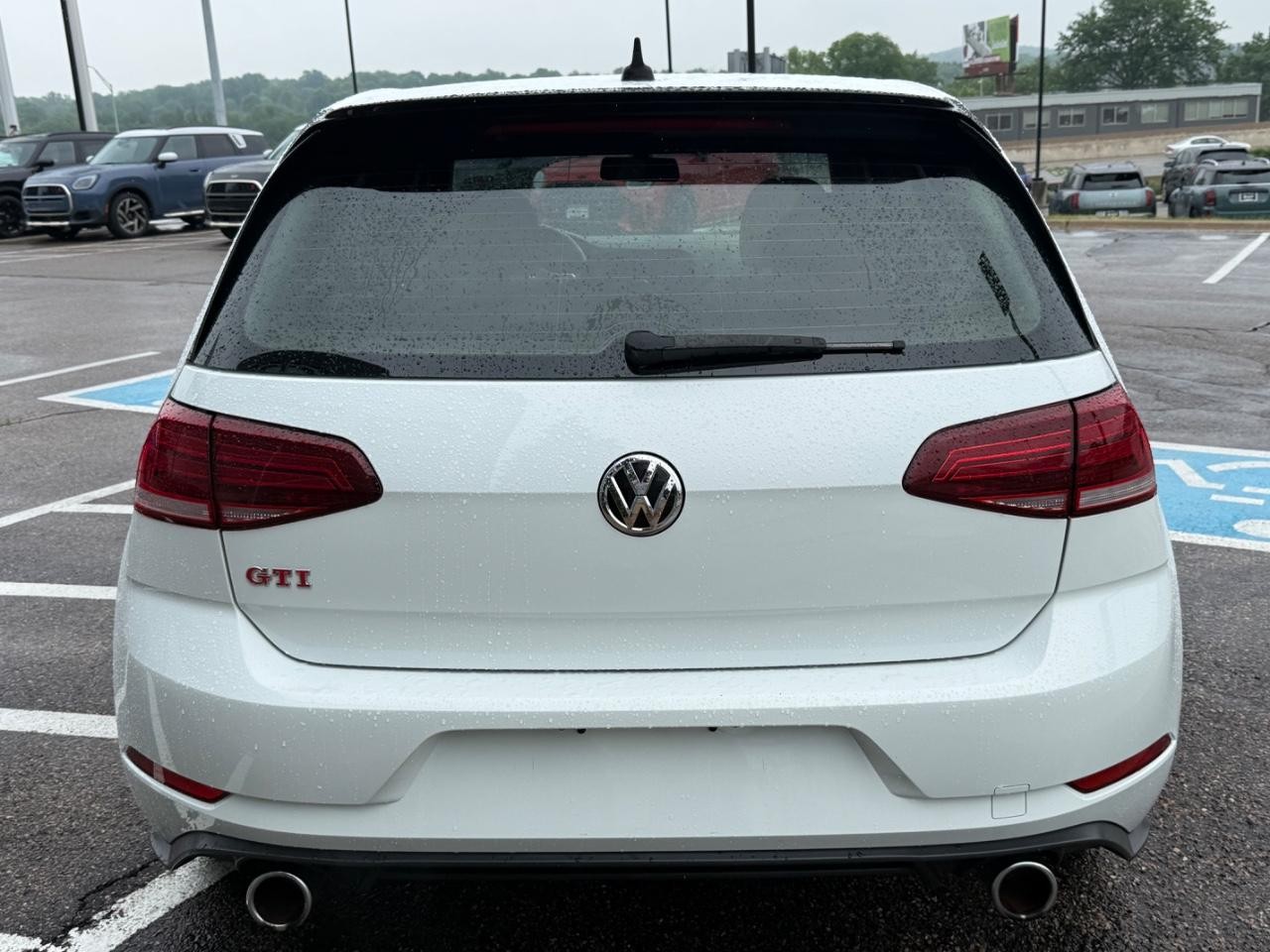 Volkswagen Golf GTI Vehicle Image 04