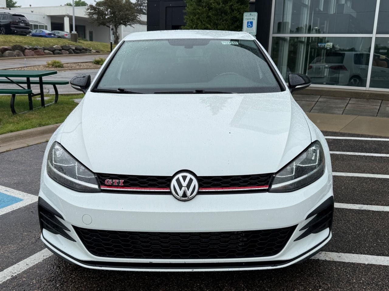 Volkswagen Golf GTI Vehicle Image 09