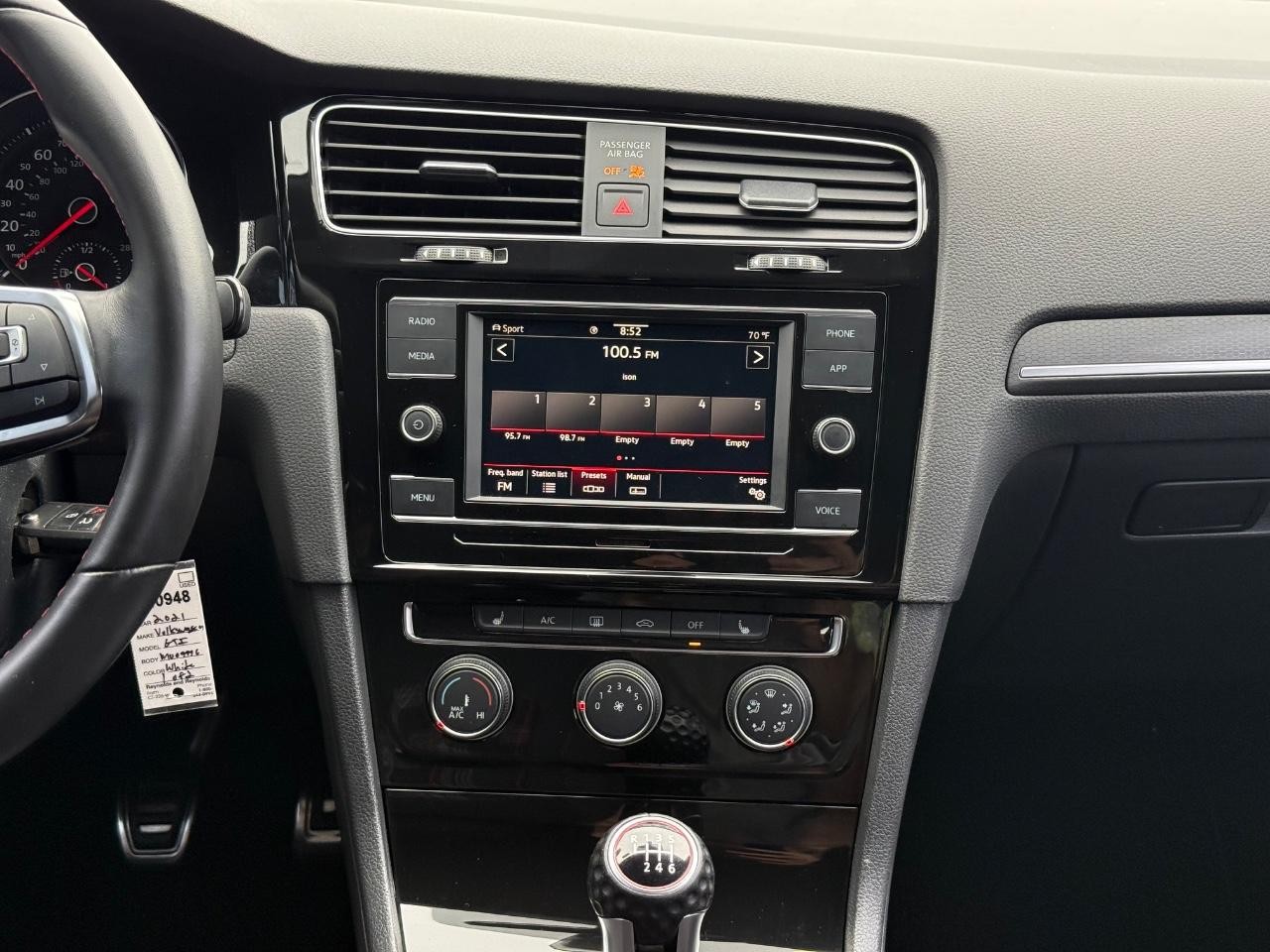 Volkswagen Golf GTI Vehicle Image 12