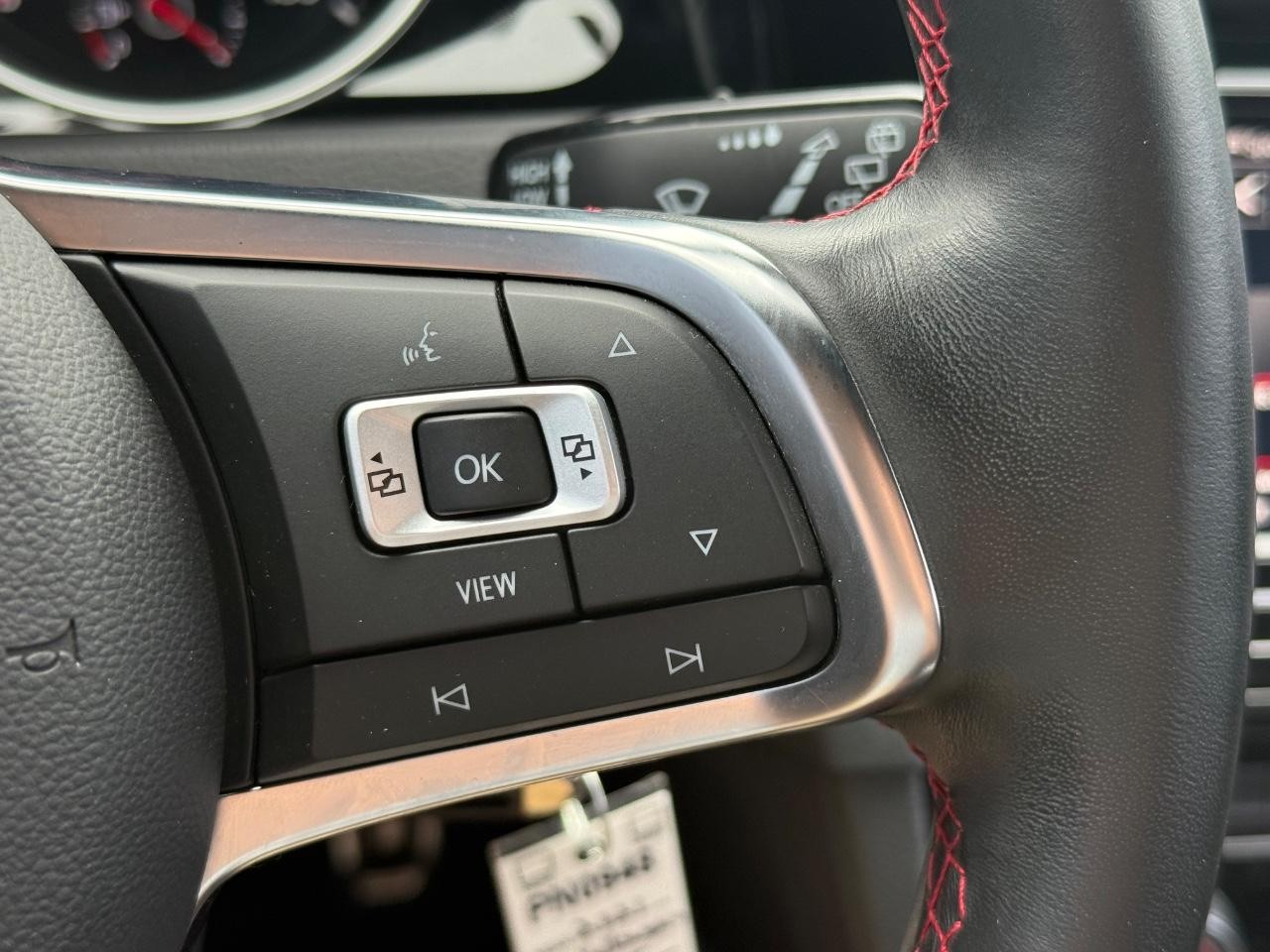 Volkswagen Golf GTI Vehicle Image 17