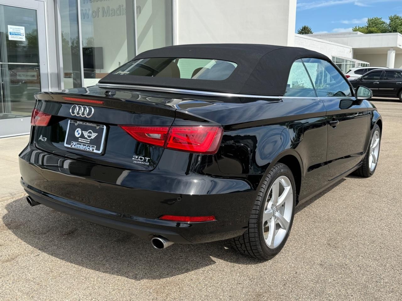 Audi A3 Vehicle Full-screen Gallery Image 03