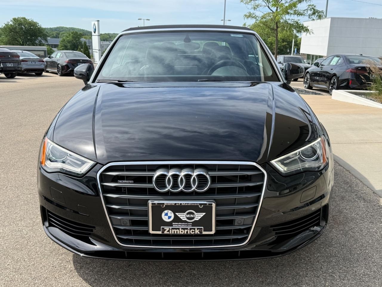 Audi A3 Vehicle Full-screen Gallery Image 09