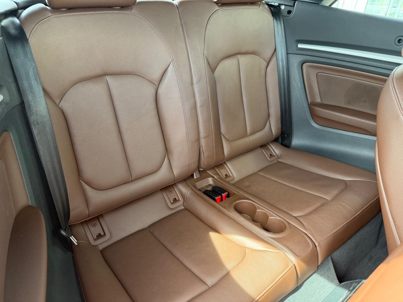 Audi A3 Vehicle Full-screen Gallery Image 10
