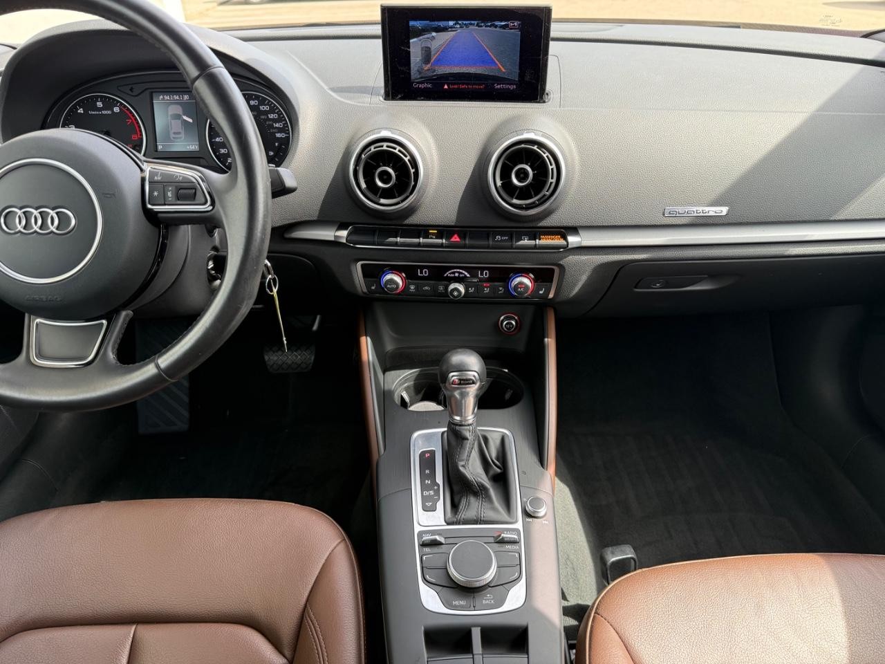 Audi A3 Vehicle Full-screen Gallery Image 12