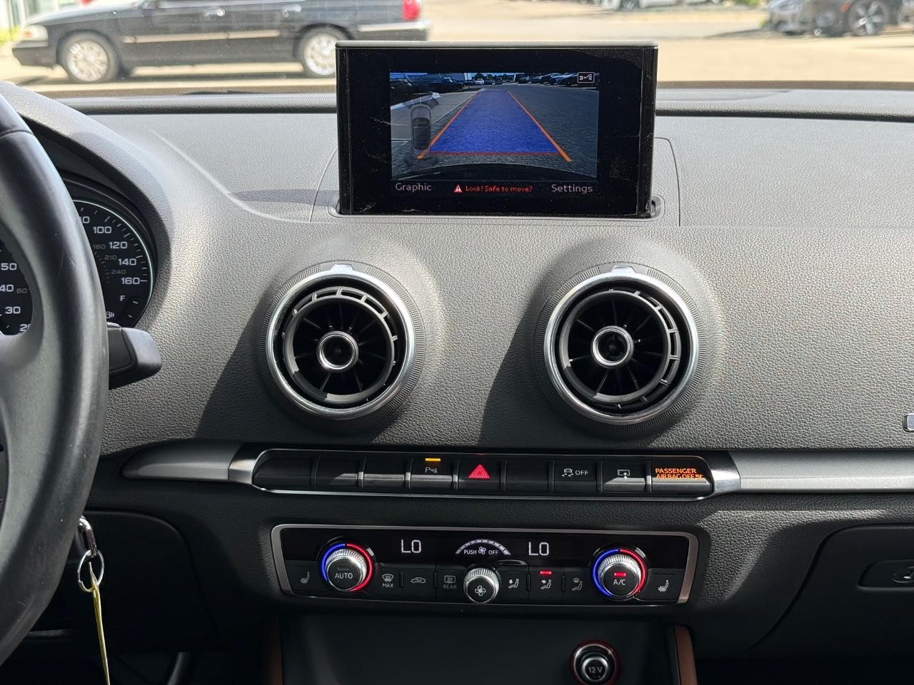 Audi A3 Vehicle Full-screen Gallery Image 13