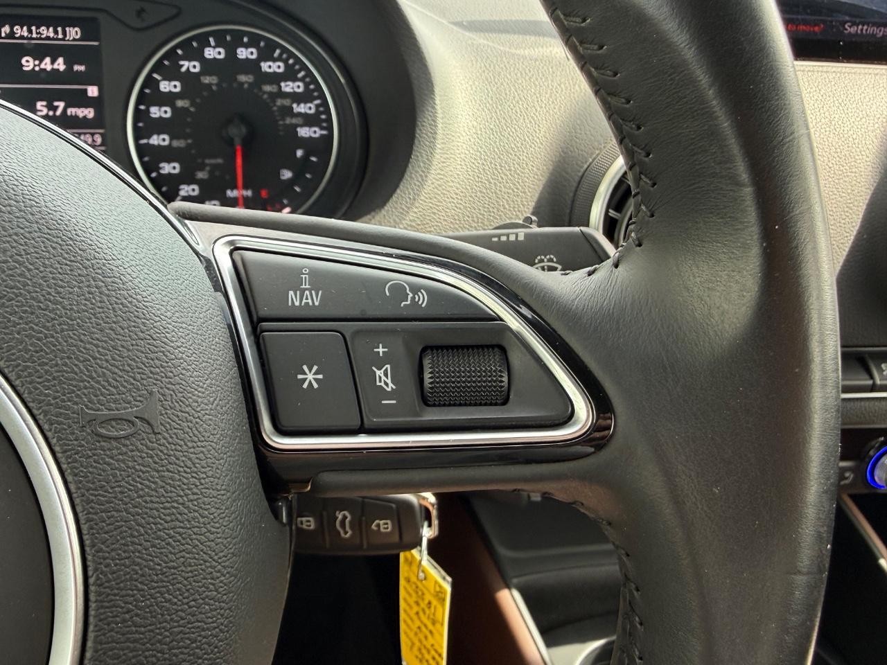 Audi A3 Vehicle Full-screen Gallery Image 18