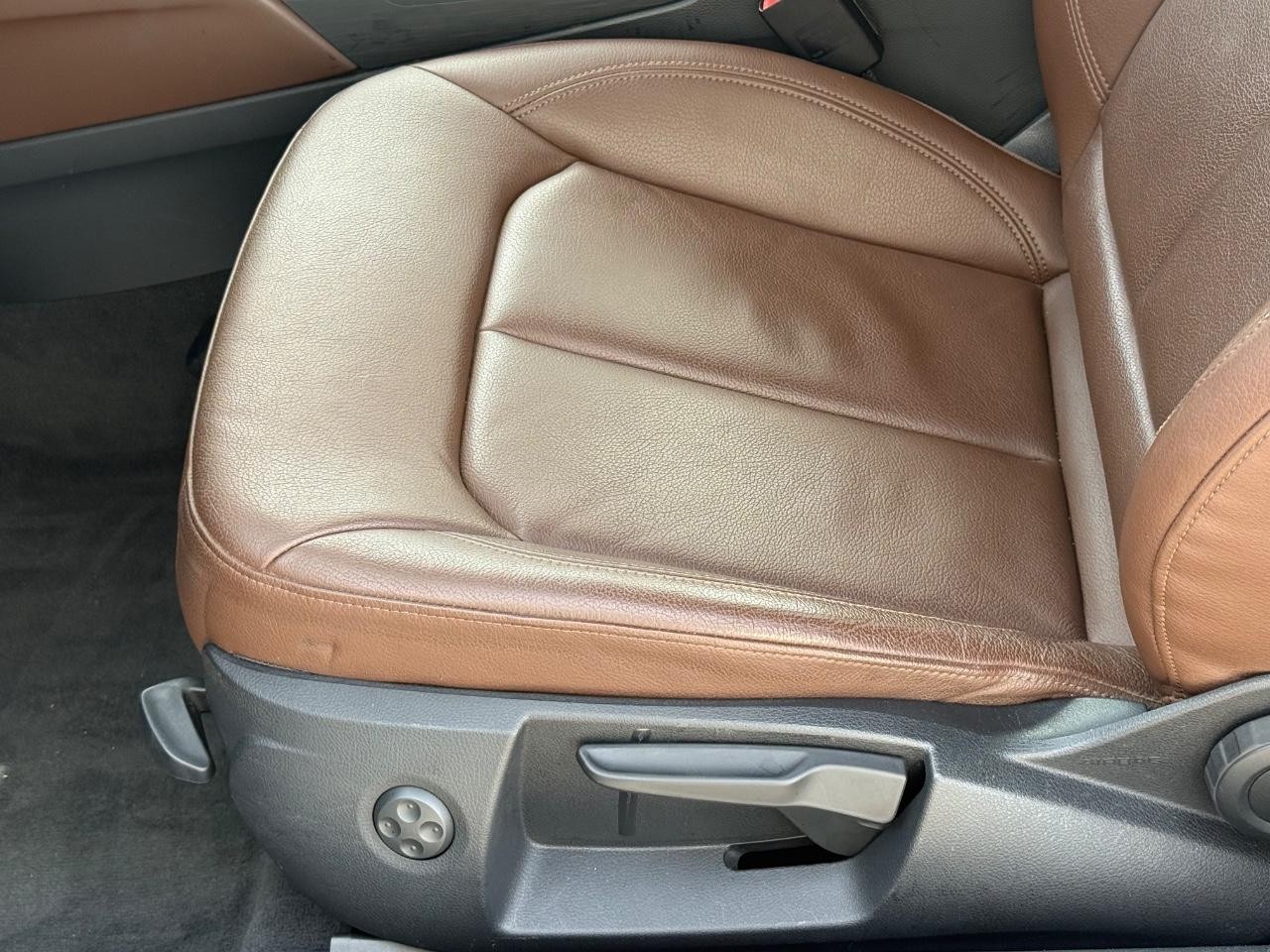 Audi A3 Vehicle Full-screen Gallery Image 23
