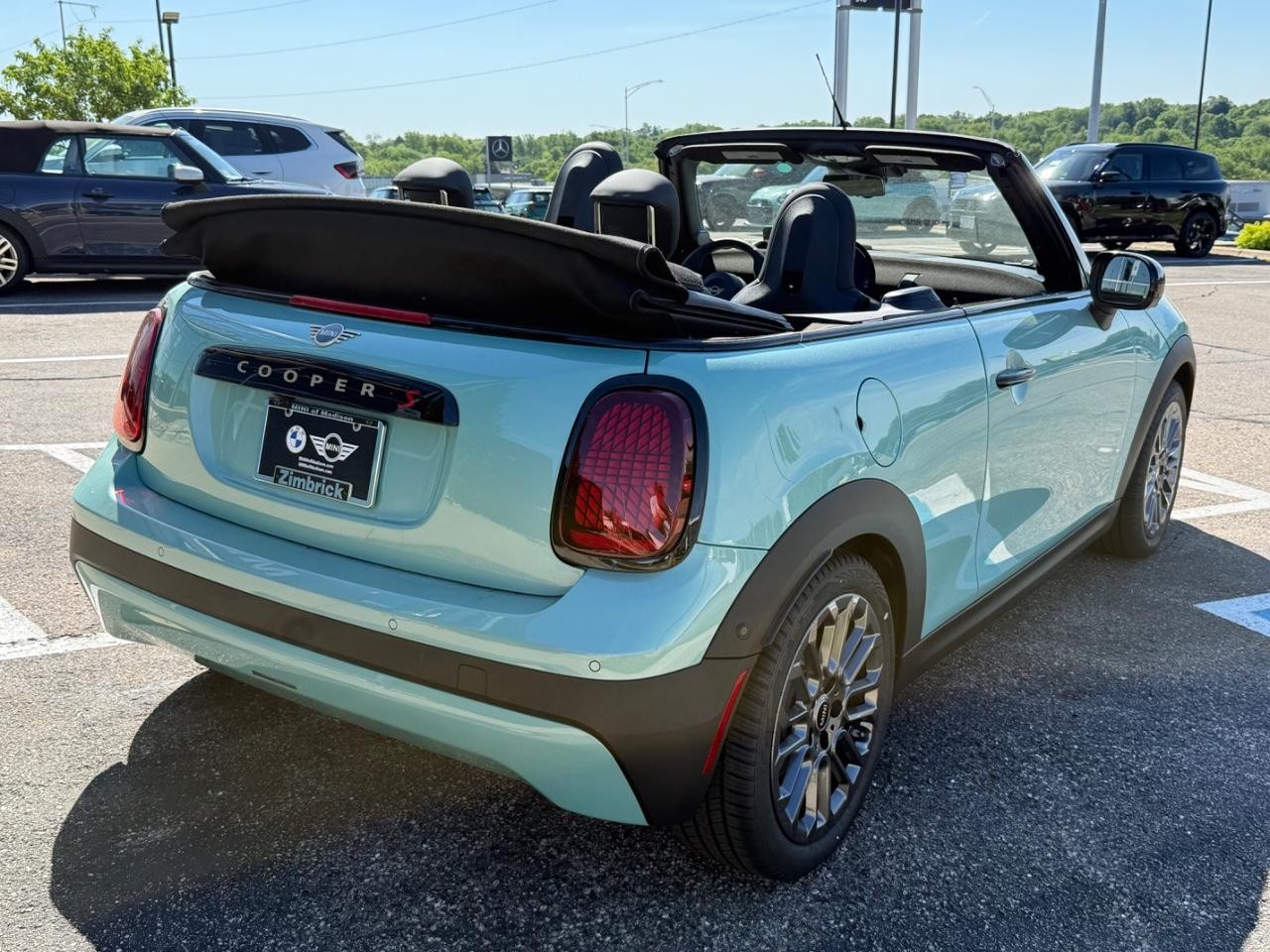 MINI Convertible Vehicle Image 03