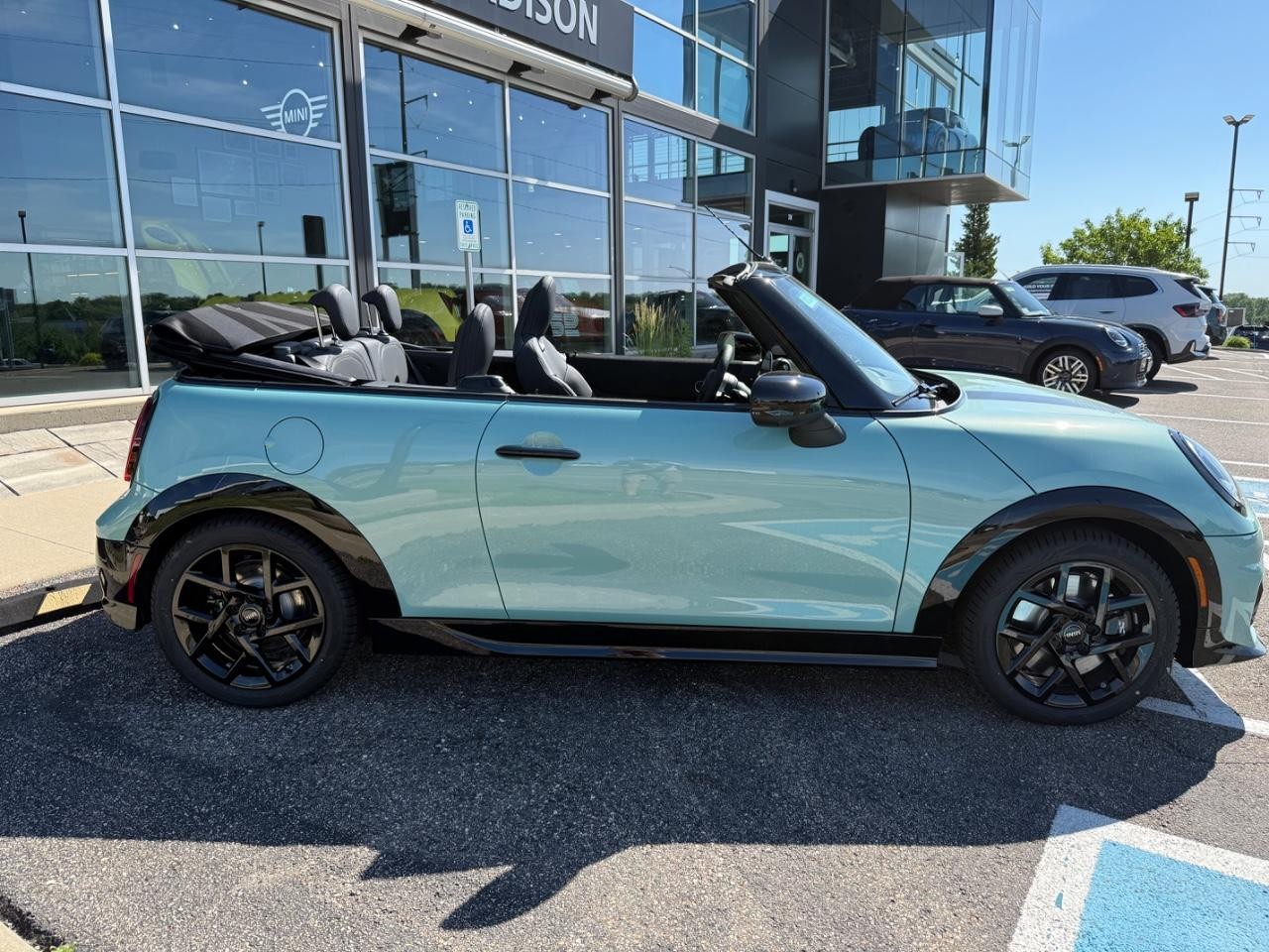 MINI Convertible Vehicle Image 02