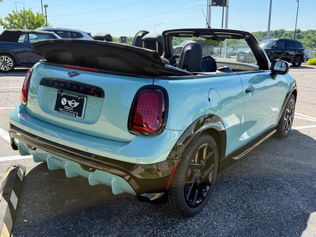 MINI Convertible Vehicle Image 03