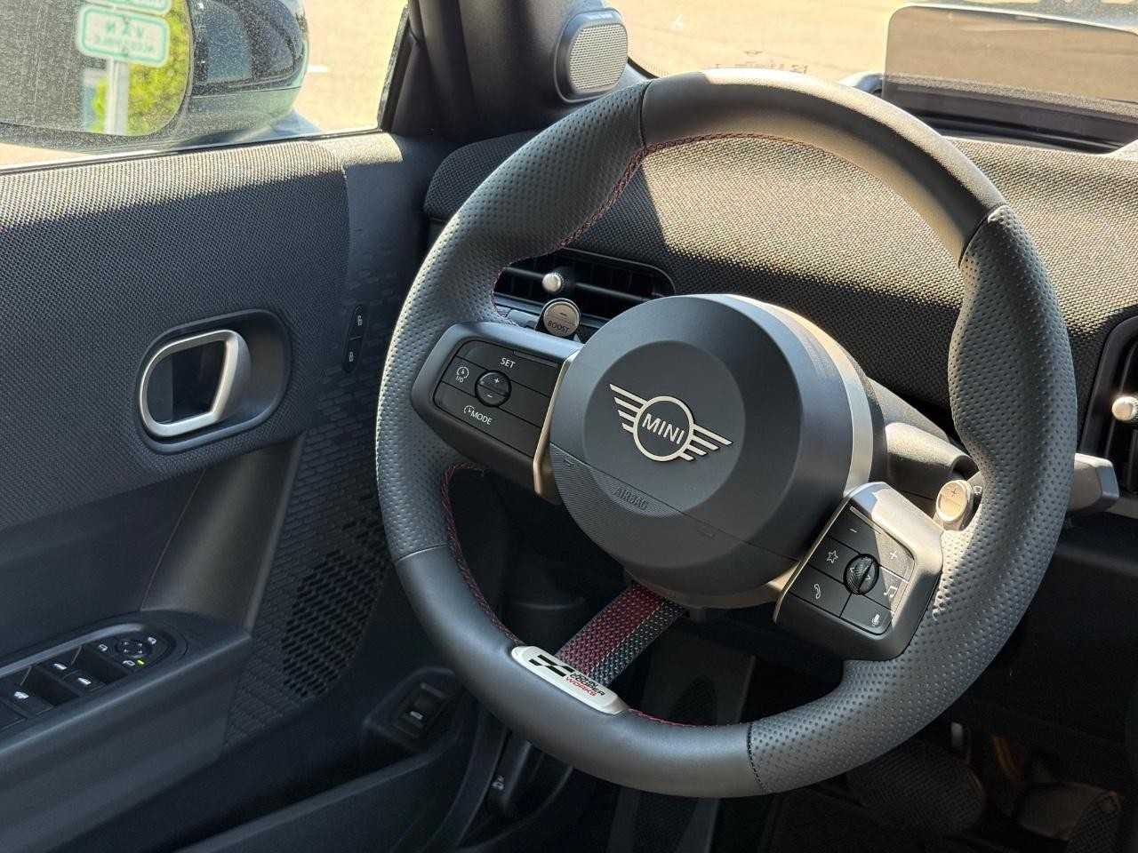 MINI Convertible Vehicle Image 10