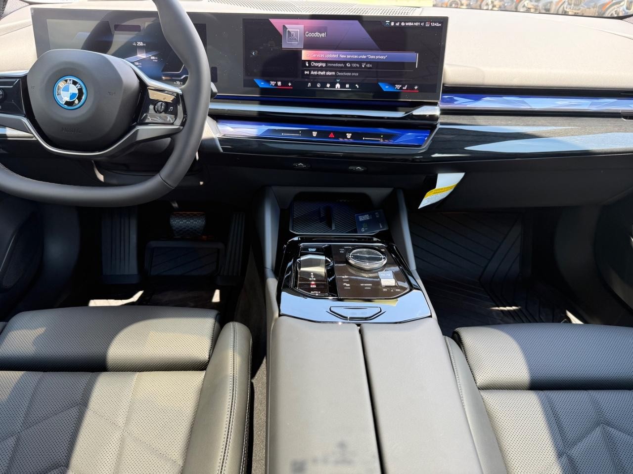 BMW i5 Vehicle Image 06