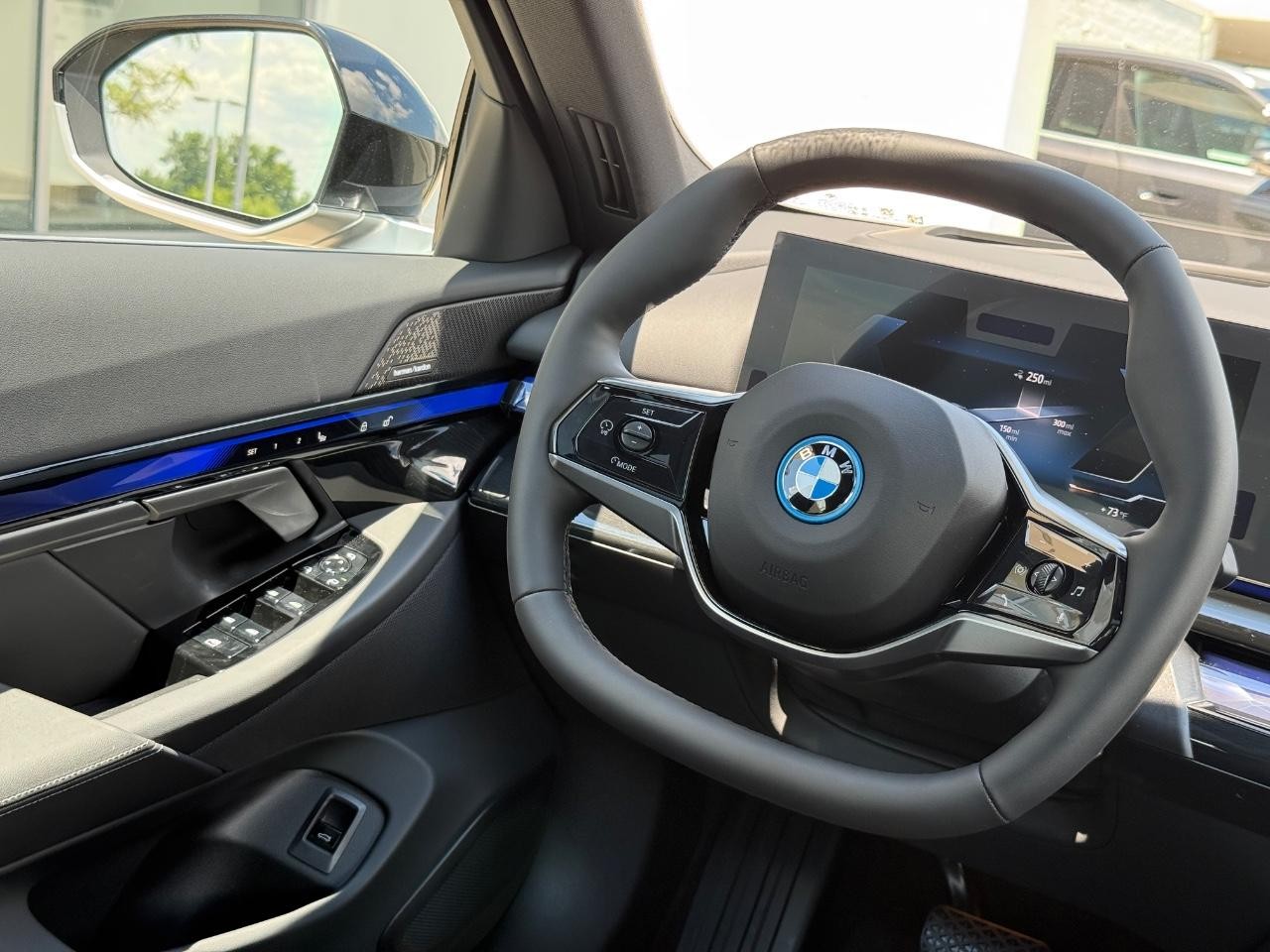 BMW i5 Vehicle Image 09