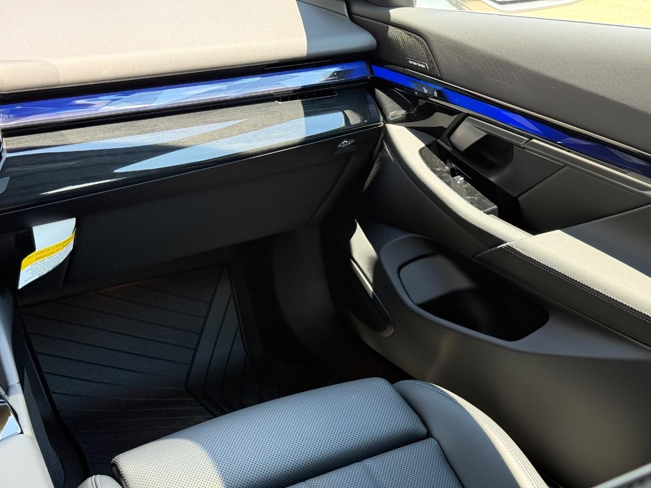 BMW i5 Vehicle Image 10