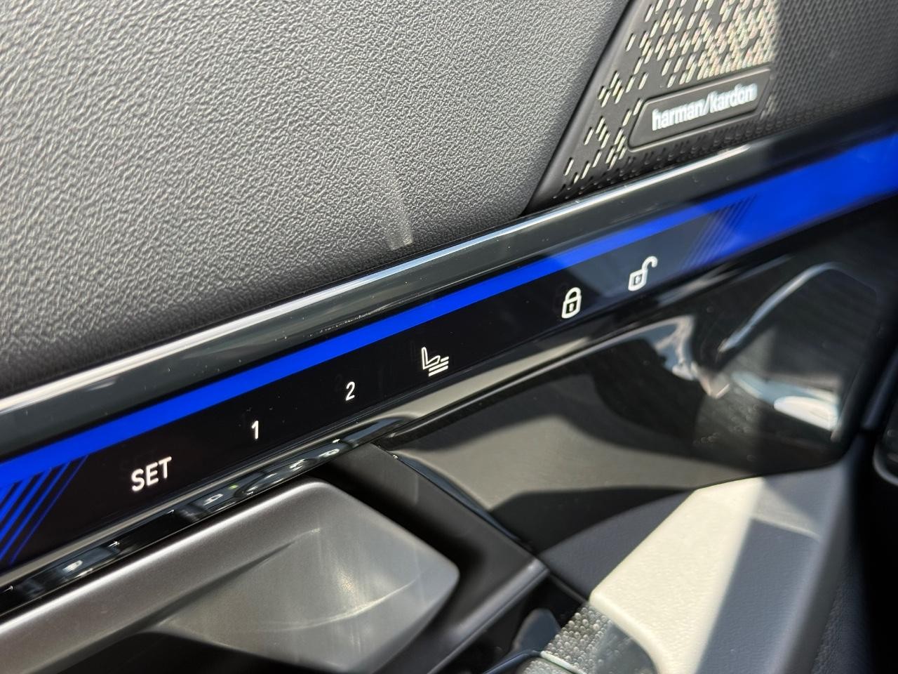 BMW i5 Vehicle Image 15