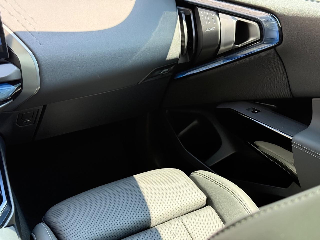 BMW X3 Vehicle Image 14