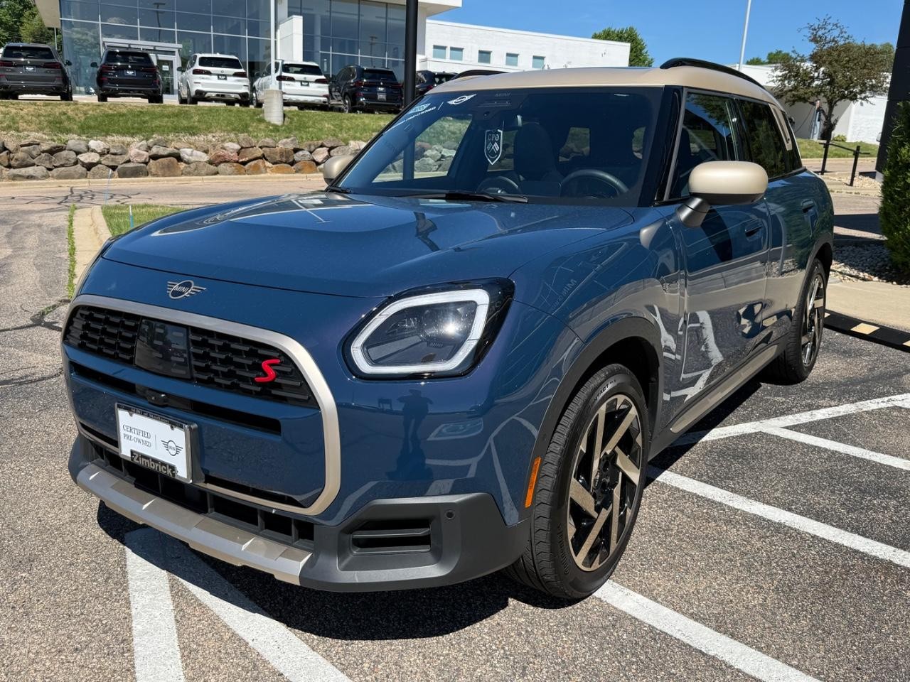 MINI Countryman Vehicle Image 09