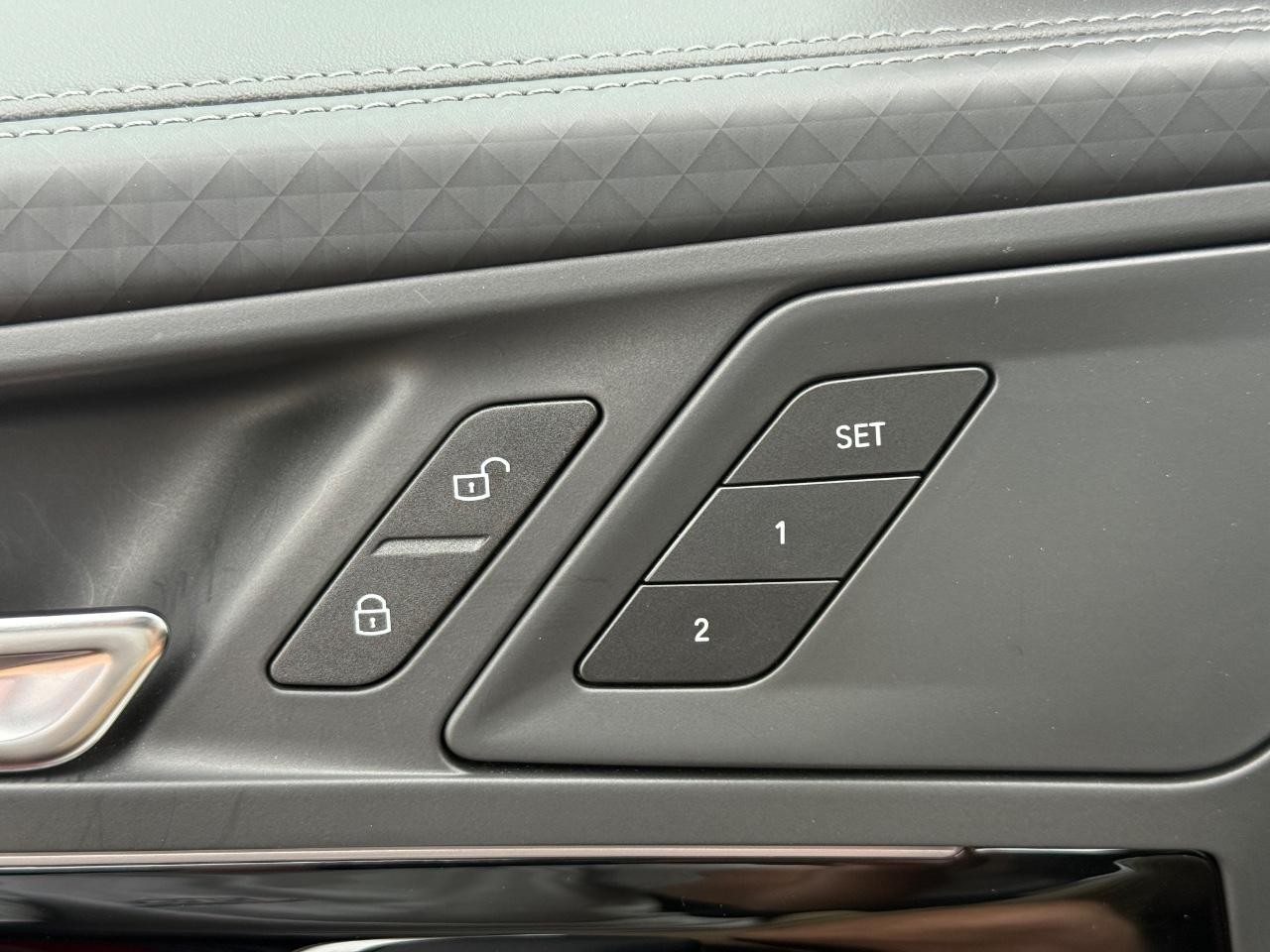 BMW X2 Vehicle Image 16