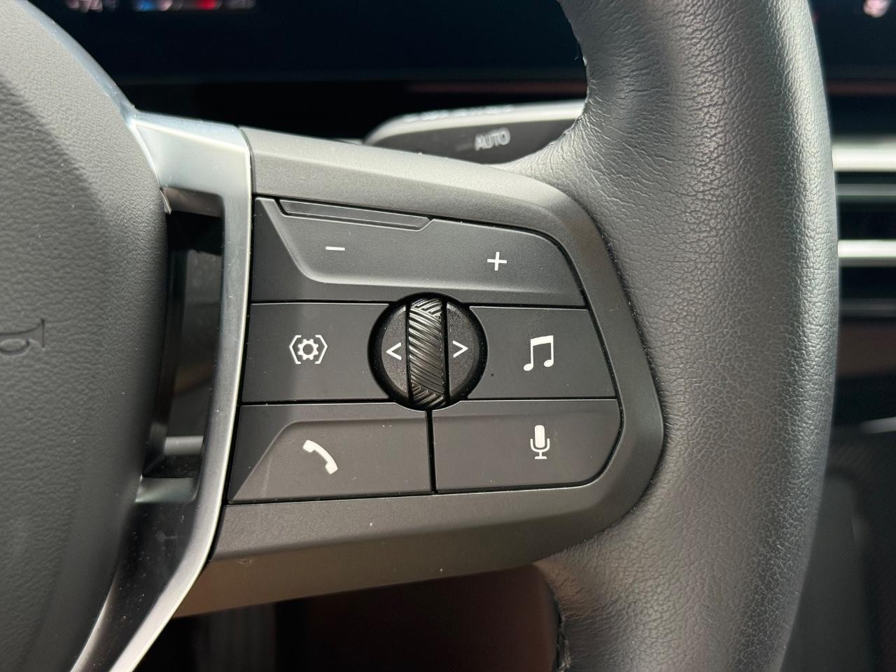 BMW X2 Vehicle Image 18