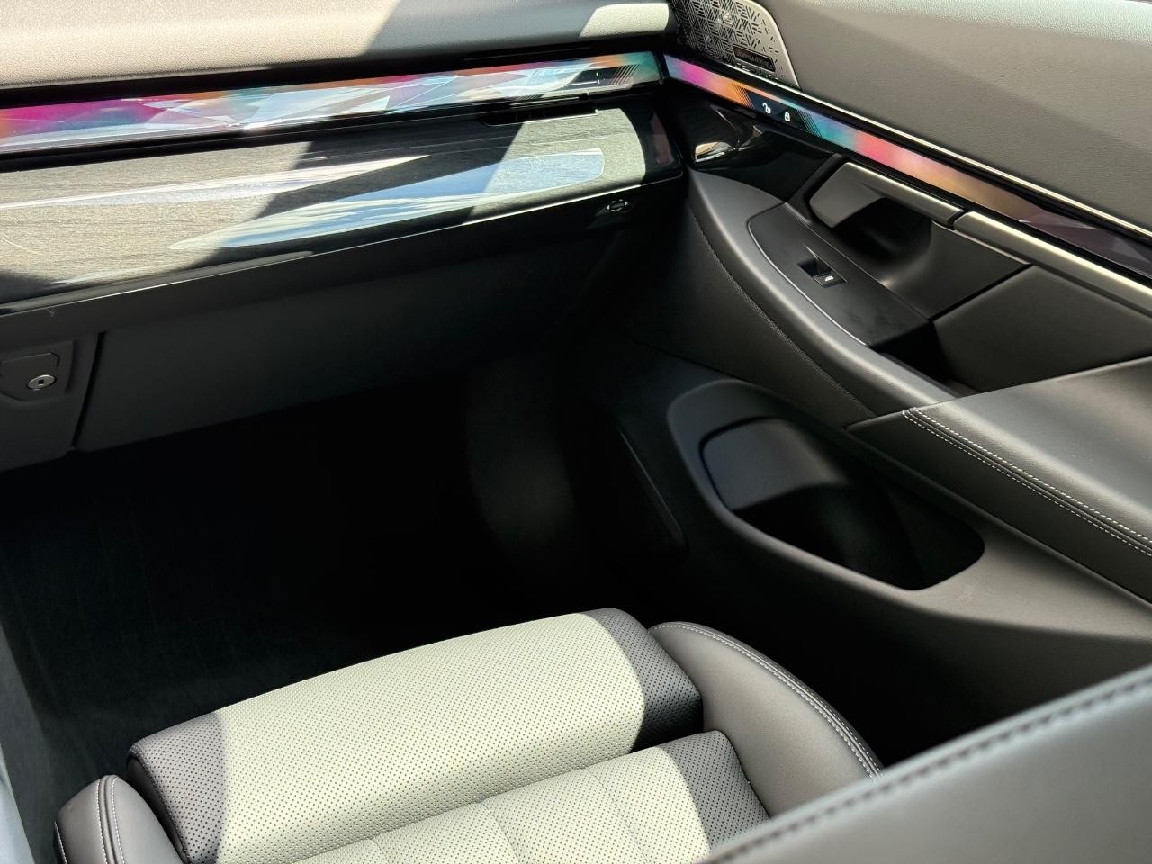 BMW 5 Series Vehicle Image 15