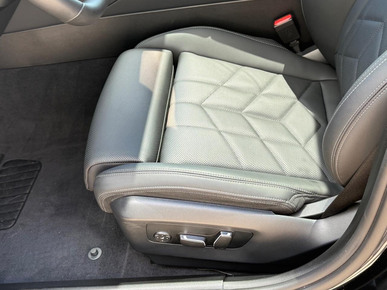 BMW 5 Series Vehicle Image 23