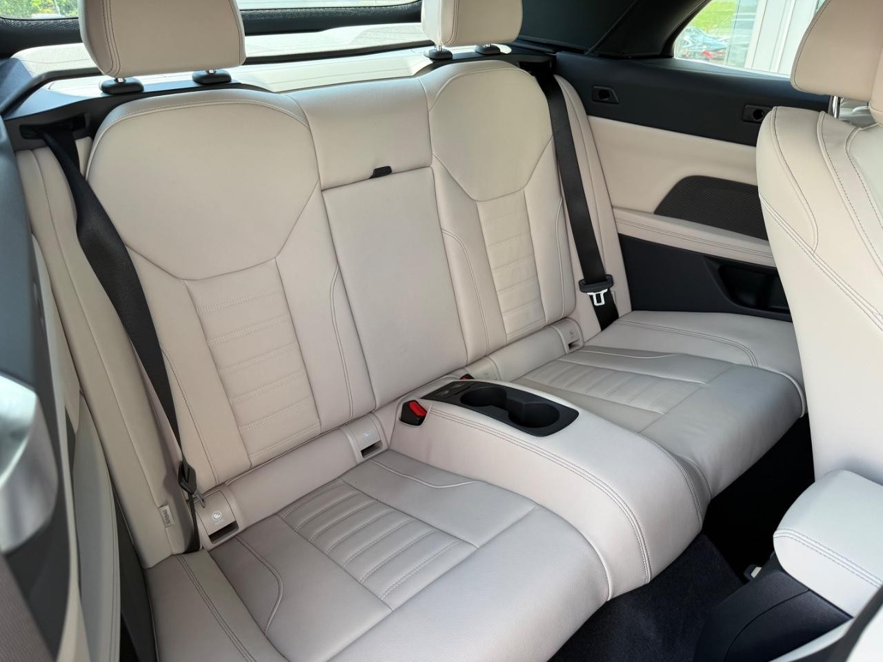 BMW 4 Series Vehicle Image 05