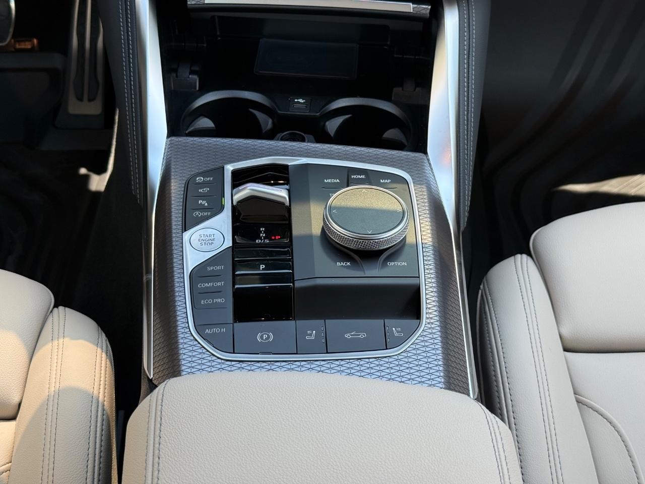 BMW 4 Series Vehicle Image 08