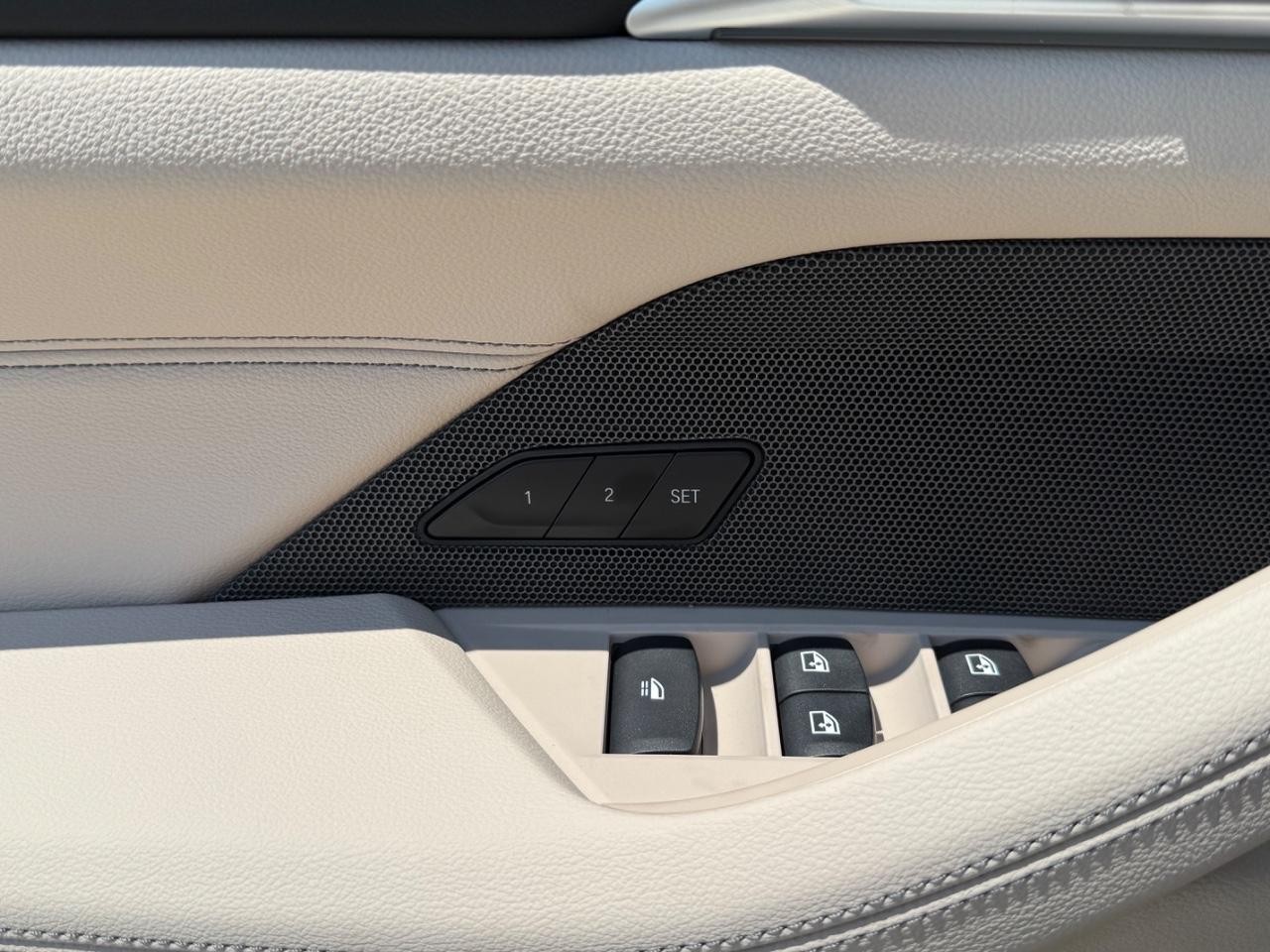 BMW 4 Series Vehicle Image 11