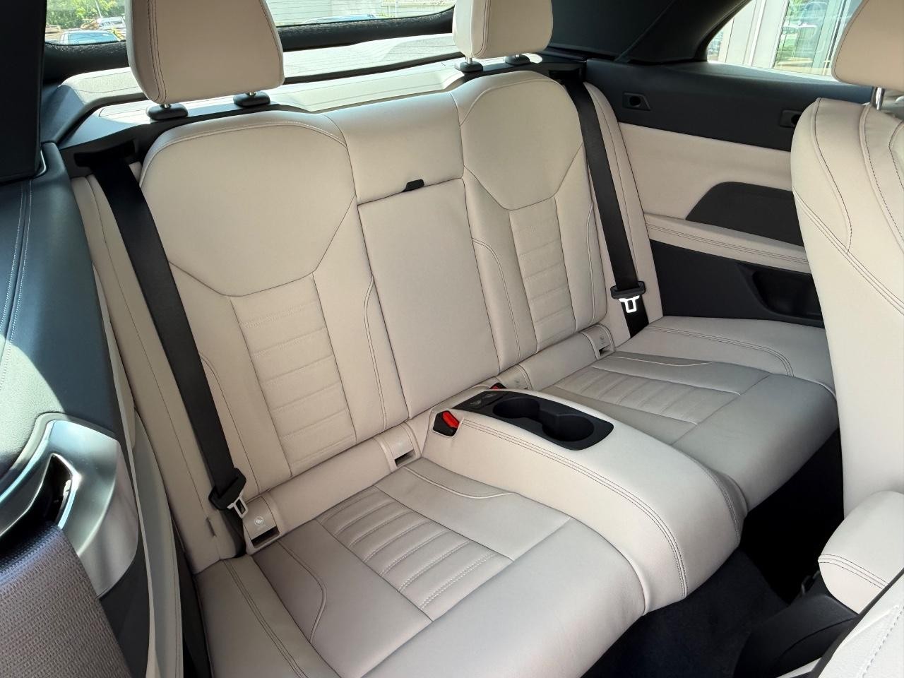 BMW 4 Series Vehicle Image 05