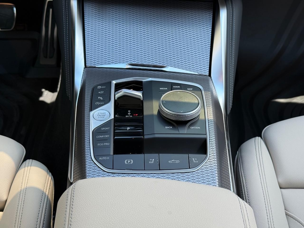 BMW 4 Series Vehicle Image 09