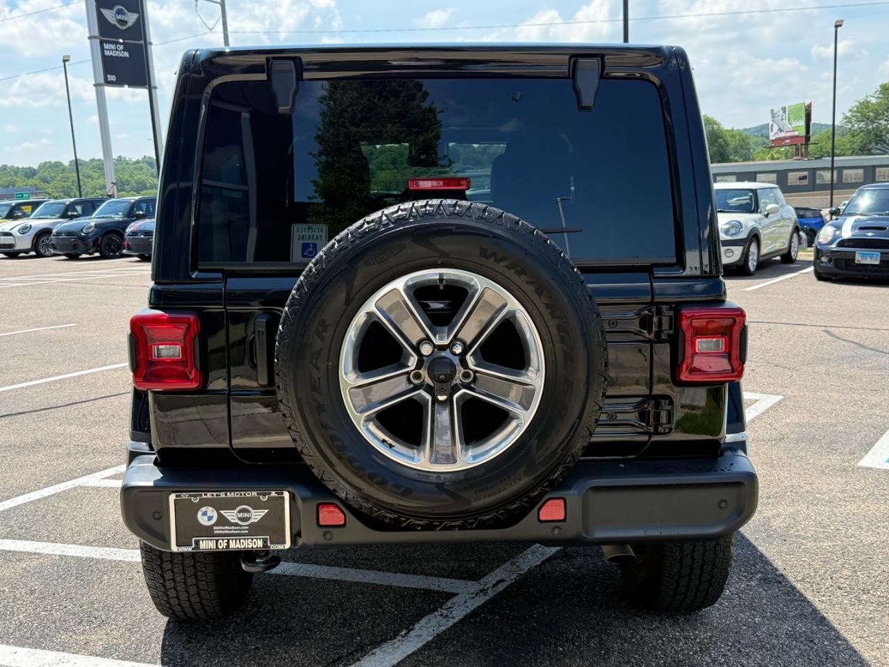 Jeep Wrangler Vehicle Image 04