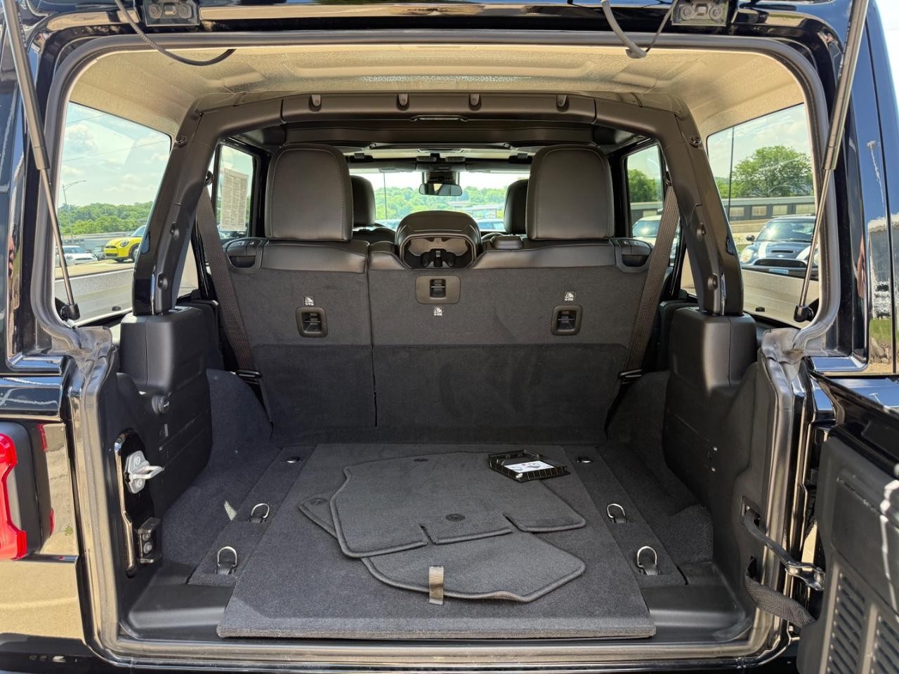Jeep Wrangler Vehicle Image 05