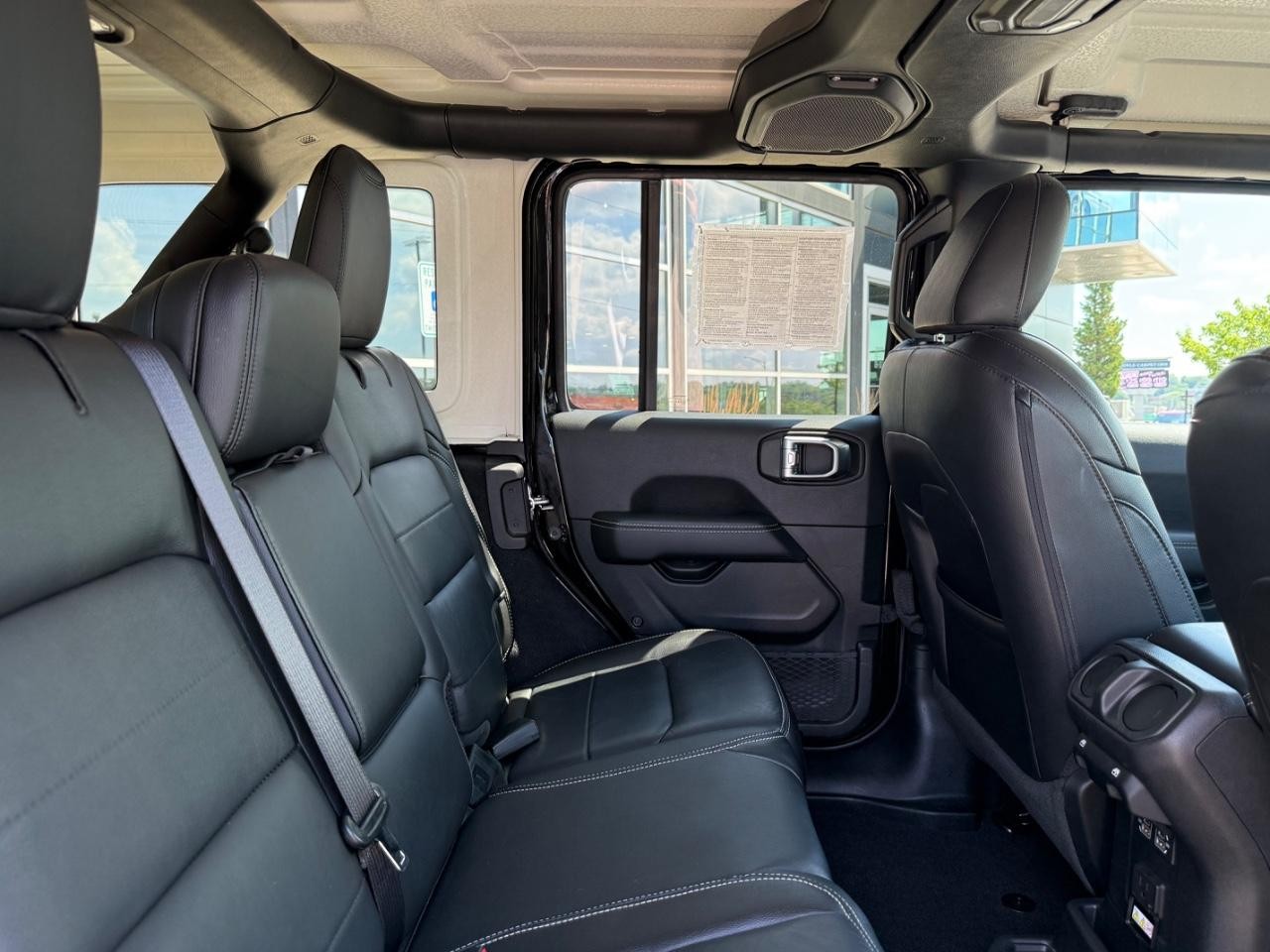 Jeep Wrangler Vehicle Image 10