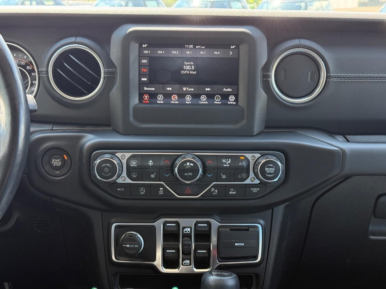 Jeep Wrangler Vehicle Image 12